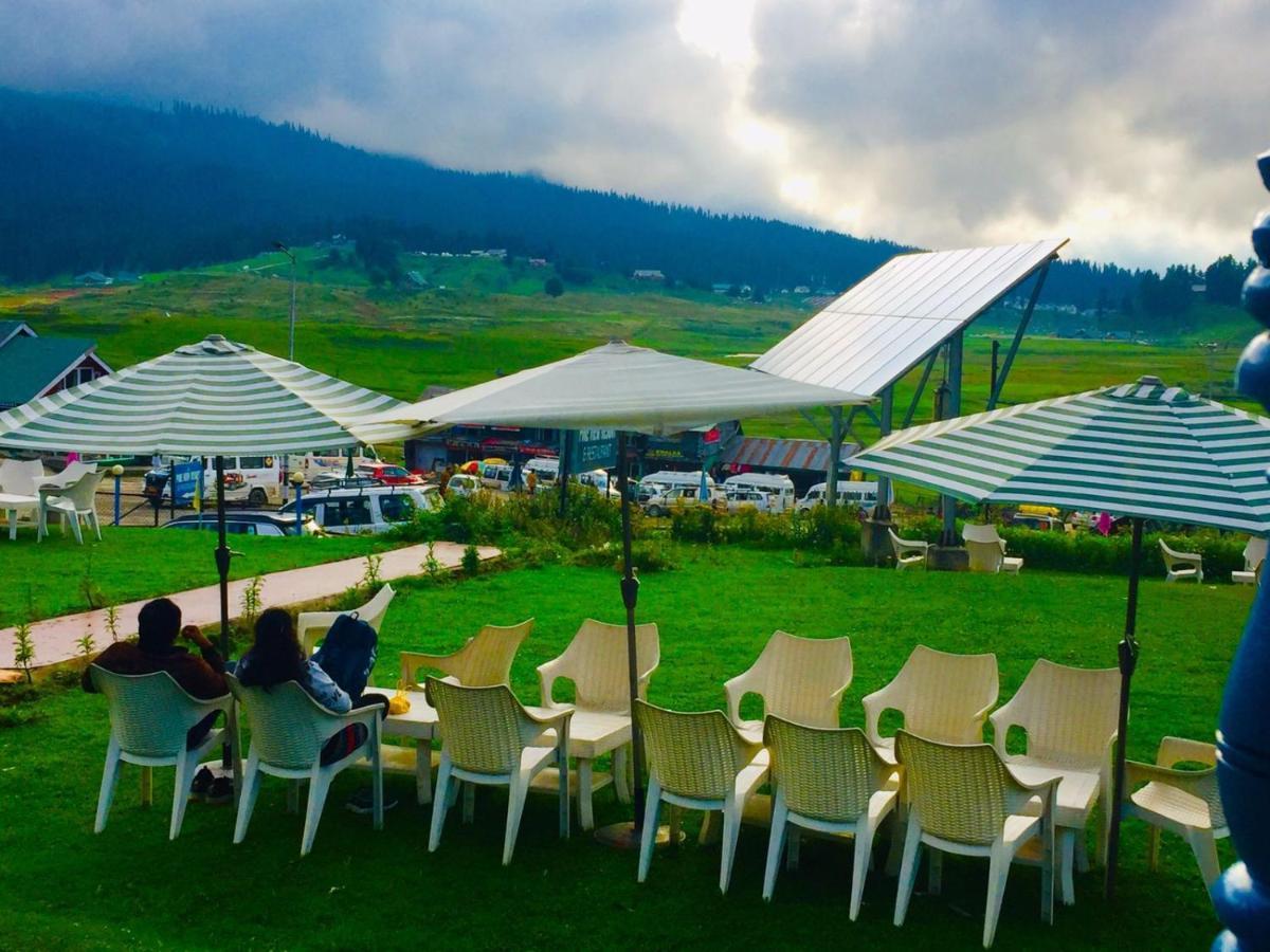Pine View Resort Gulmarg Buitenkant foto