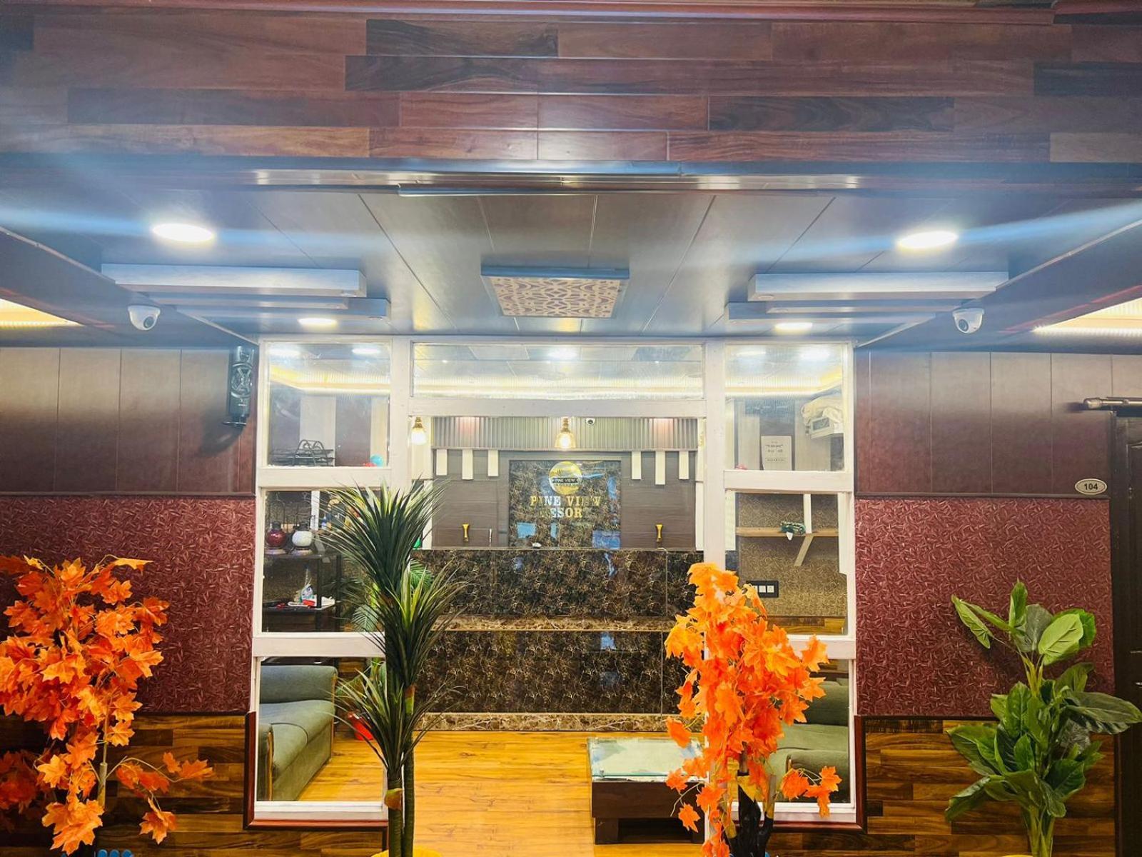 Pine View Resort Gulmarg Buitenkant foto