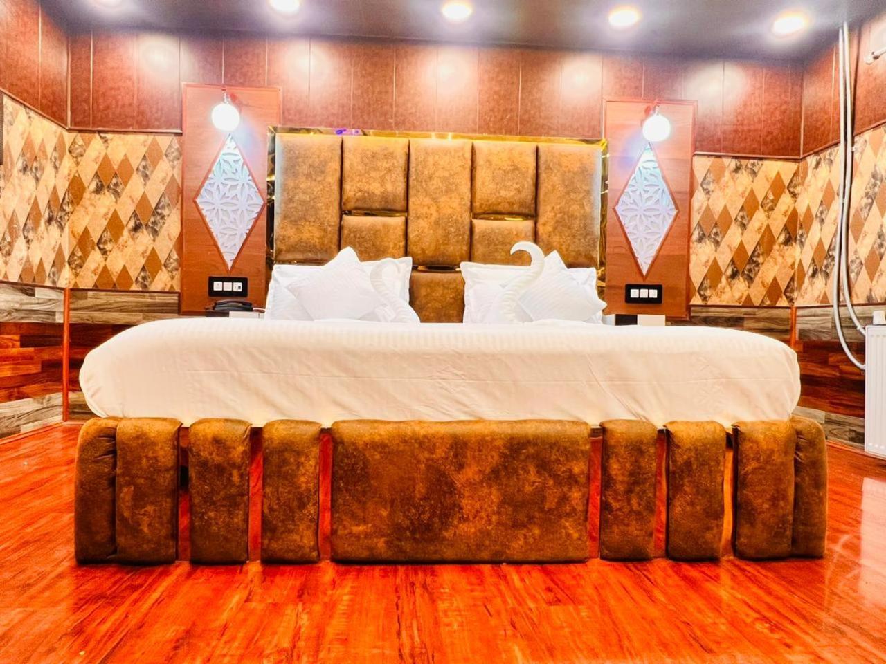 Pine View Resort Gulmarg Buitenkant foto