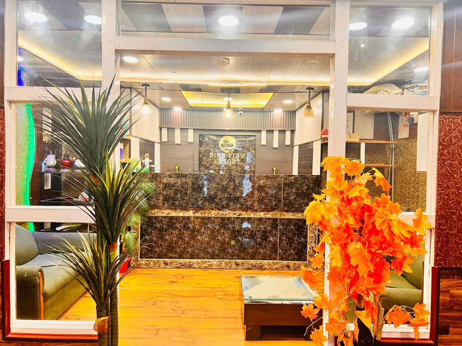 Pine View Resort Gulmarg Buitenkant foto