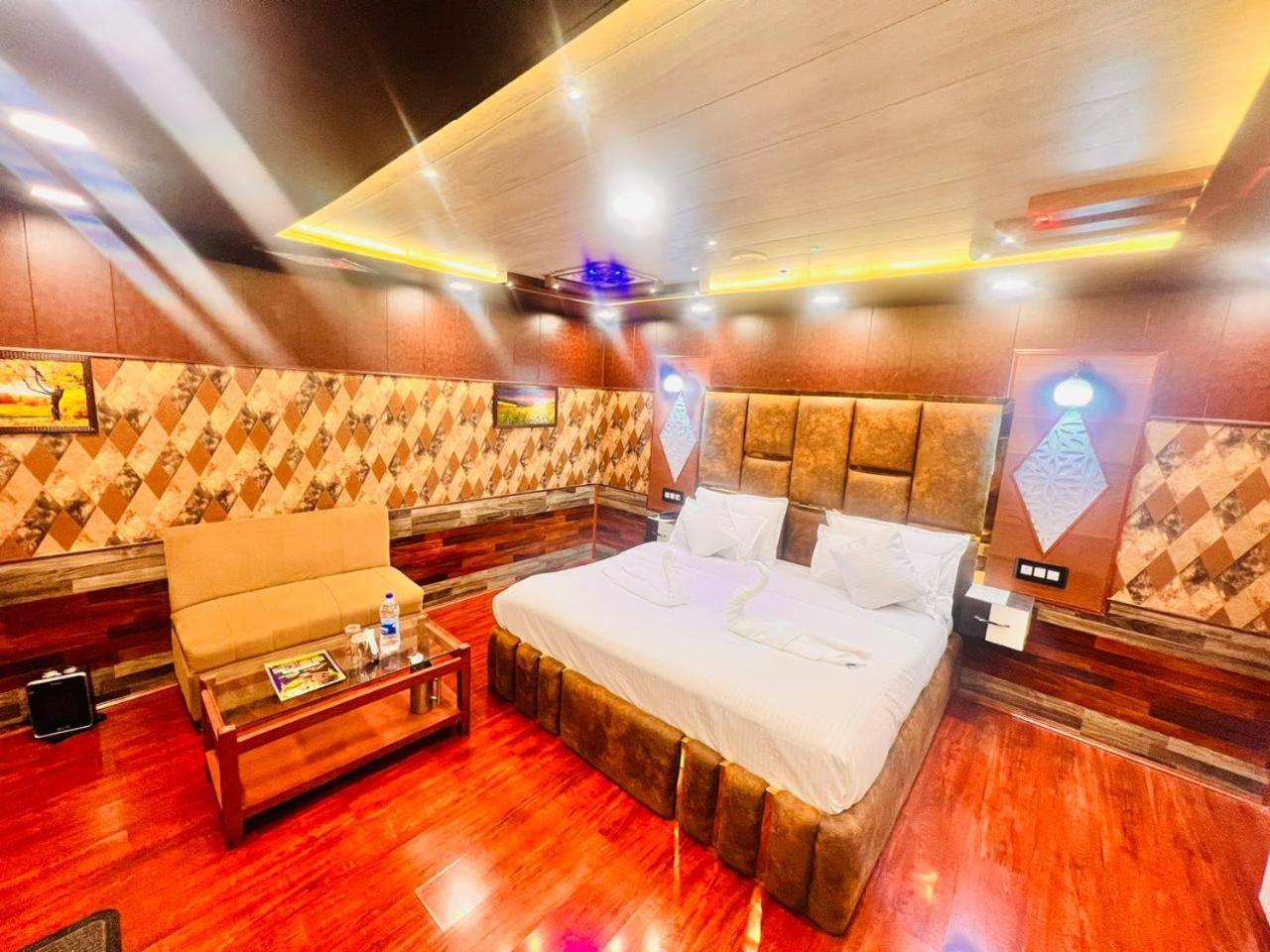 Pine View Resort Gulmarg Buitenkant foto