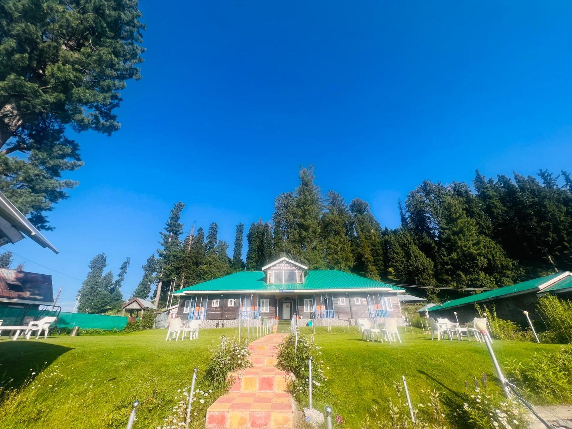 Pine View Resort Gulmarg Buitenkant foto