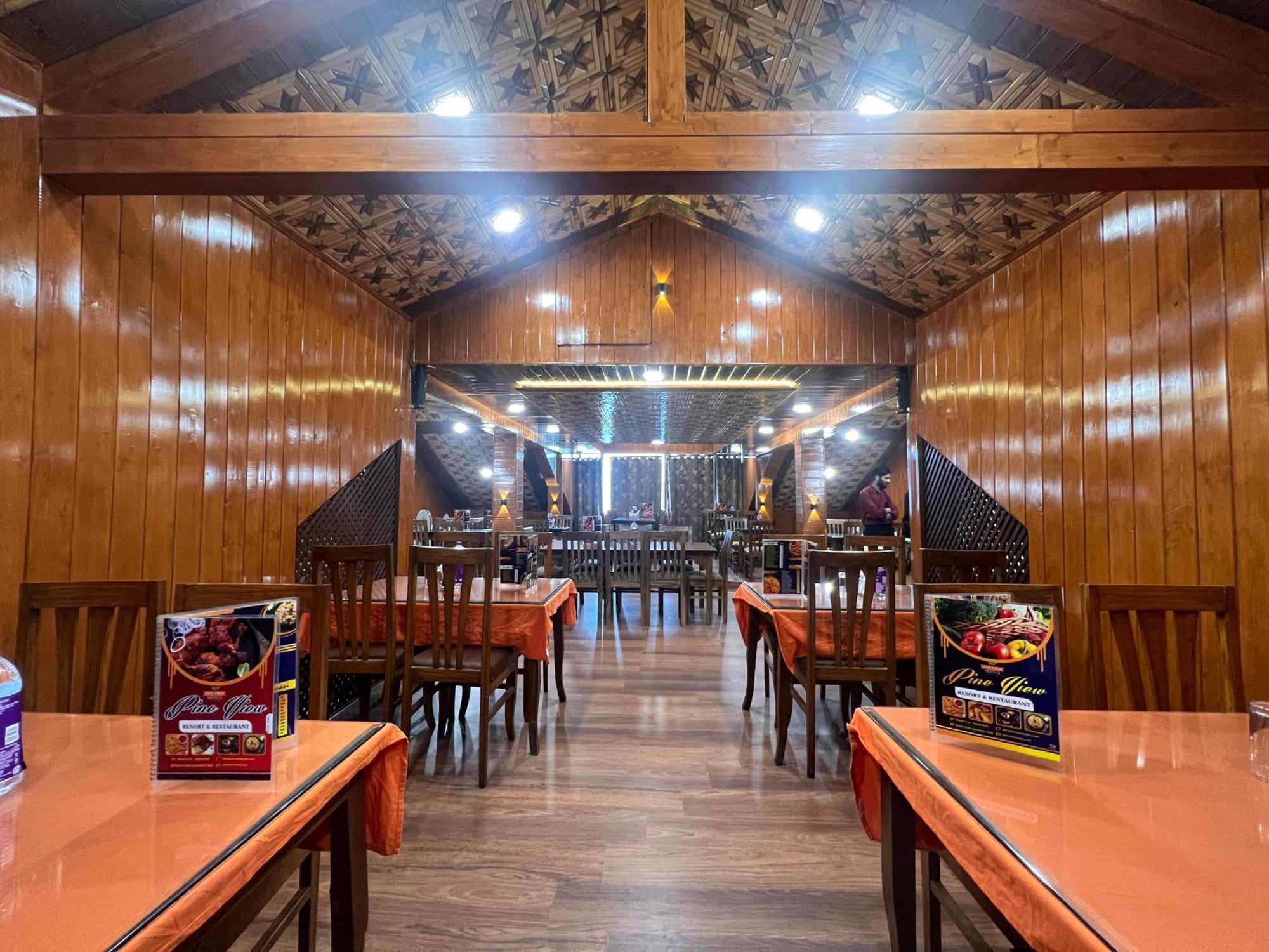 Pine View Resort Gulmarg Buitenkant foto