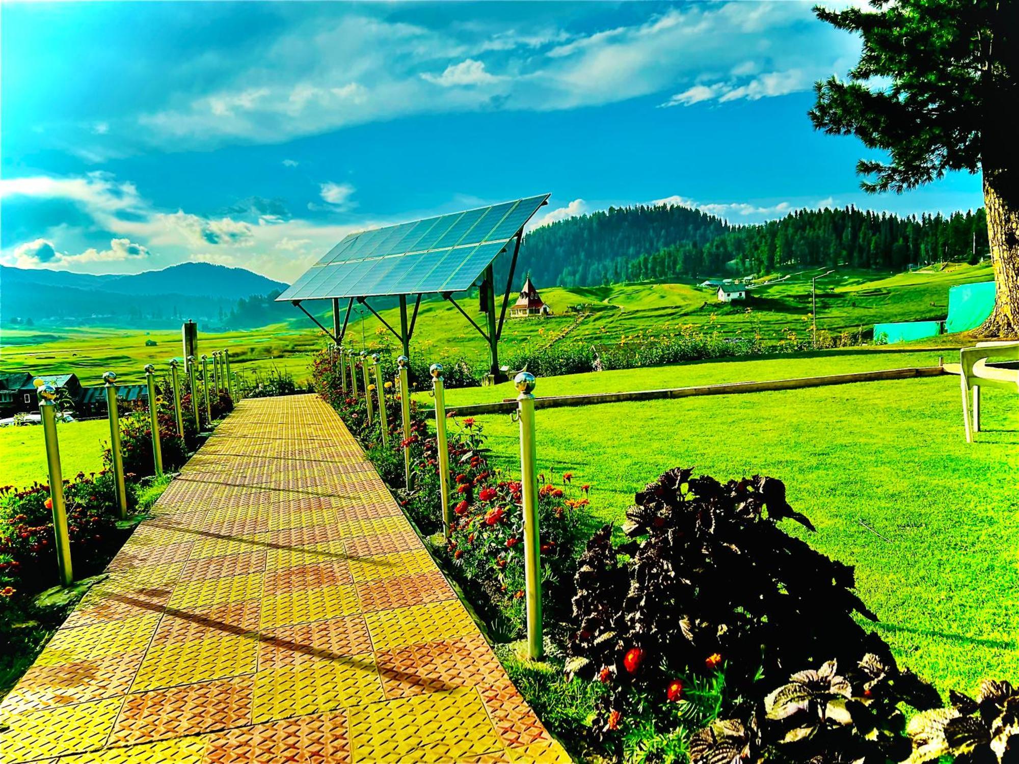 Pine View Resort Gulmarg Buitenkant foto