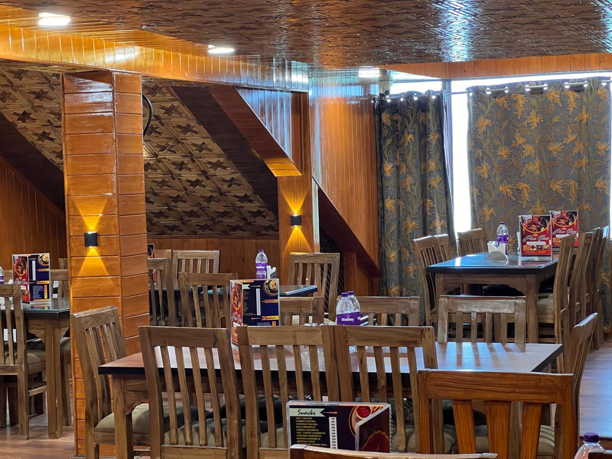 Pine View Resort Gulmarg Buitenkant foto