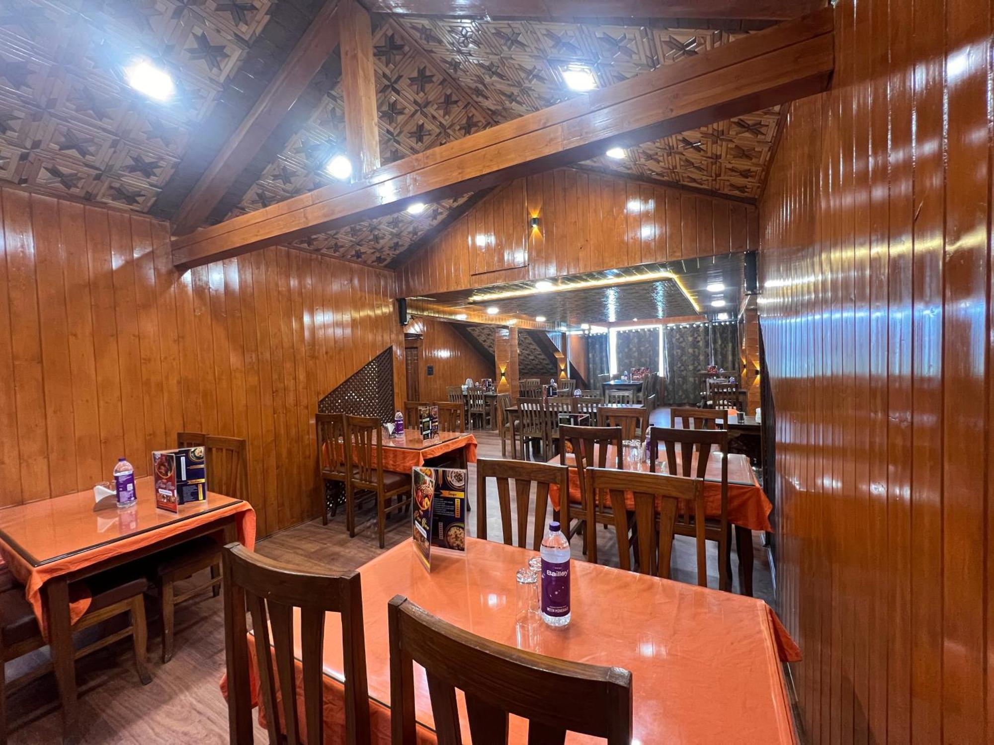 Pine View Resort Gulmarg Buitenkant foto